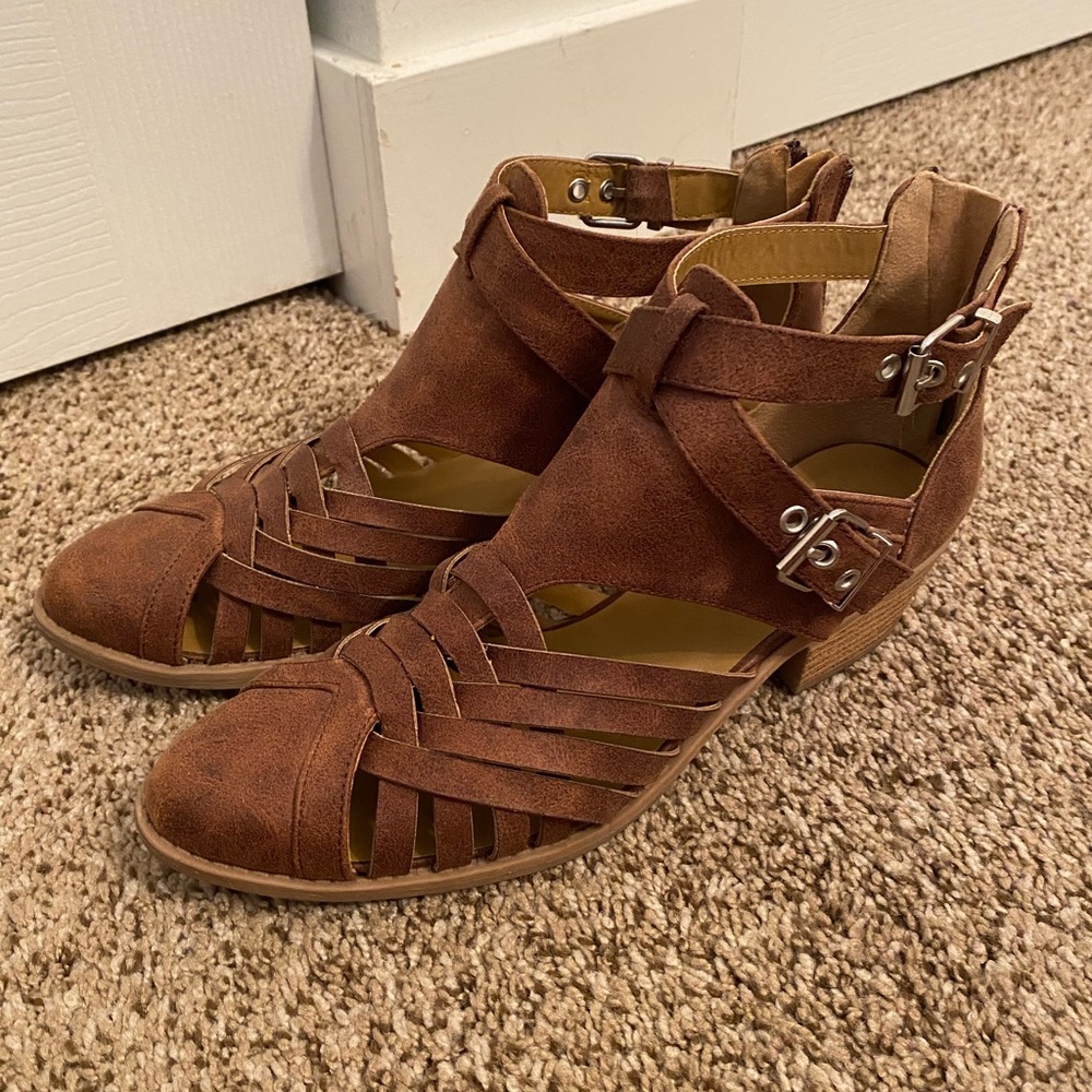 Cute booties! Like new!